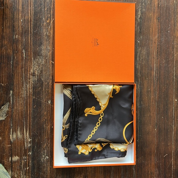 HERMES Scarf Wrap Headwrap Accessory - Picture 4 of 6